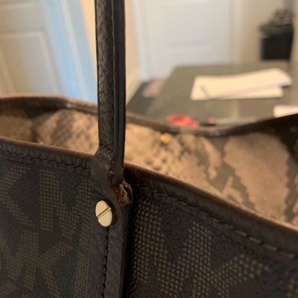 Large Michael Kors Tote - Picture 3 of 4